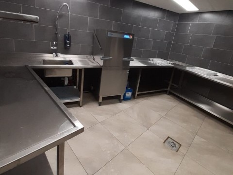 overzicht spoelkeuken.jpg