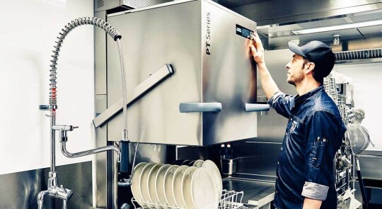 winterhalter-doorschuifvaatwasmachine-pt-serie-restaurant.jpg